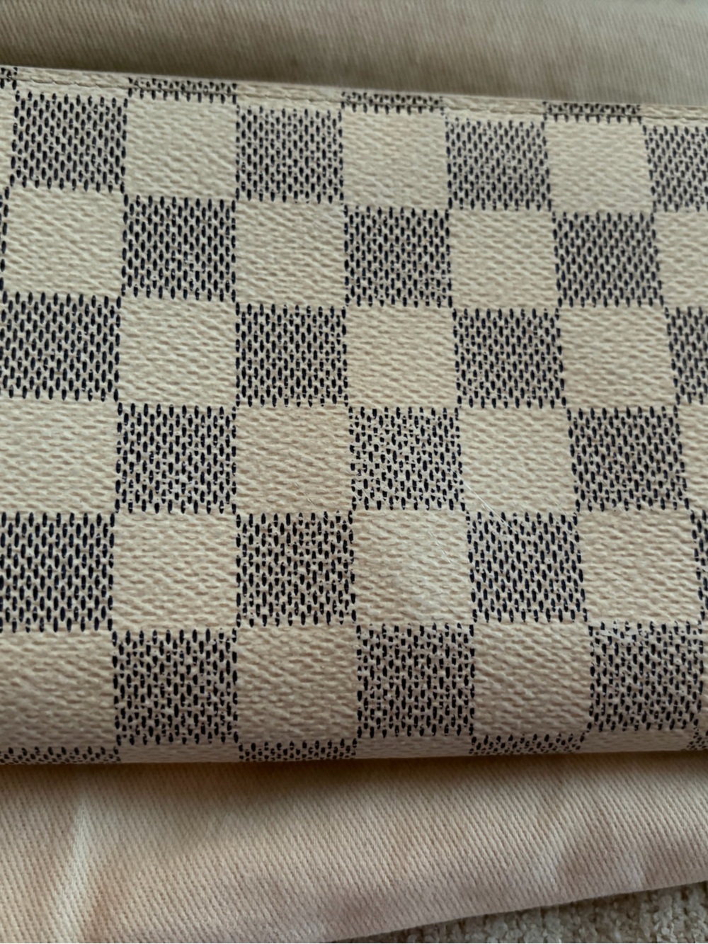 Louis Vuitton Zippy Wallet - Picture 2 of 7